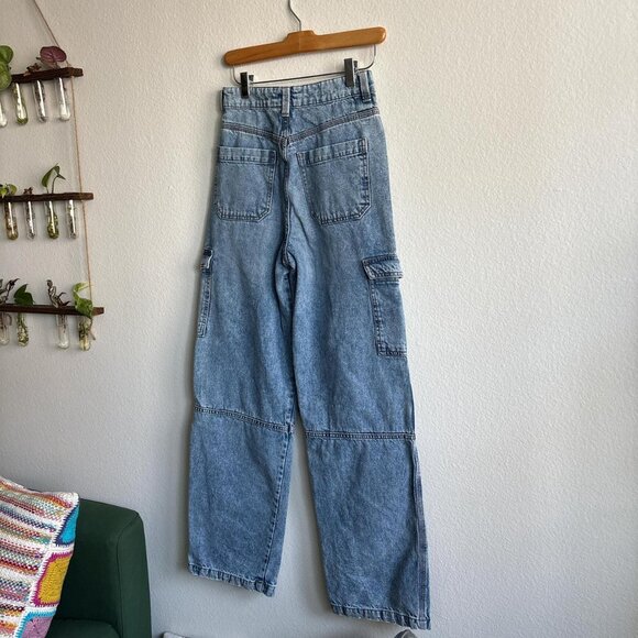 H&M Divided Womens Cargo Jeans Medium Light Wash 26" Waist - Picture 6 of 8